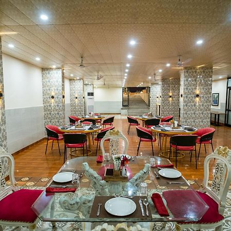 The Neeraj Palace Rishikesh Bagian luar foto