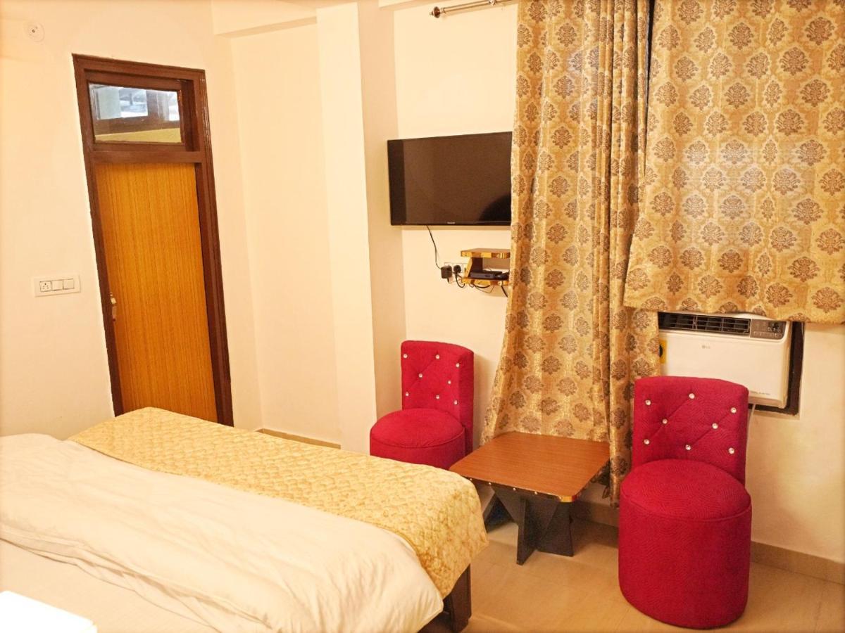 The Neeraj Palace Rishikesh Bagian luar foto